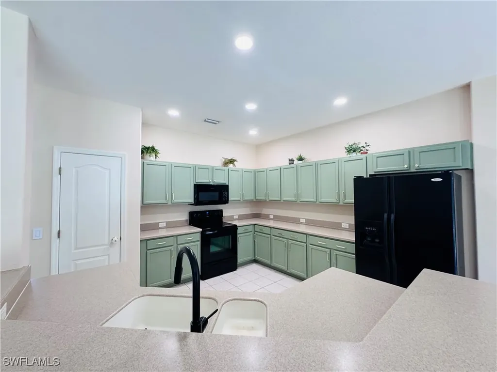 2849 SW 25th Place Cape Coral FL 33914