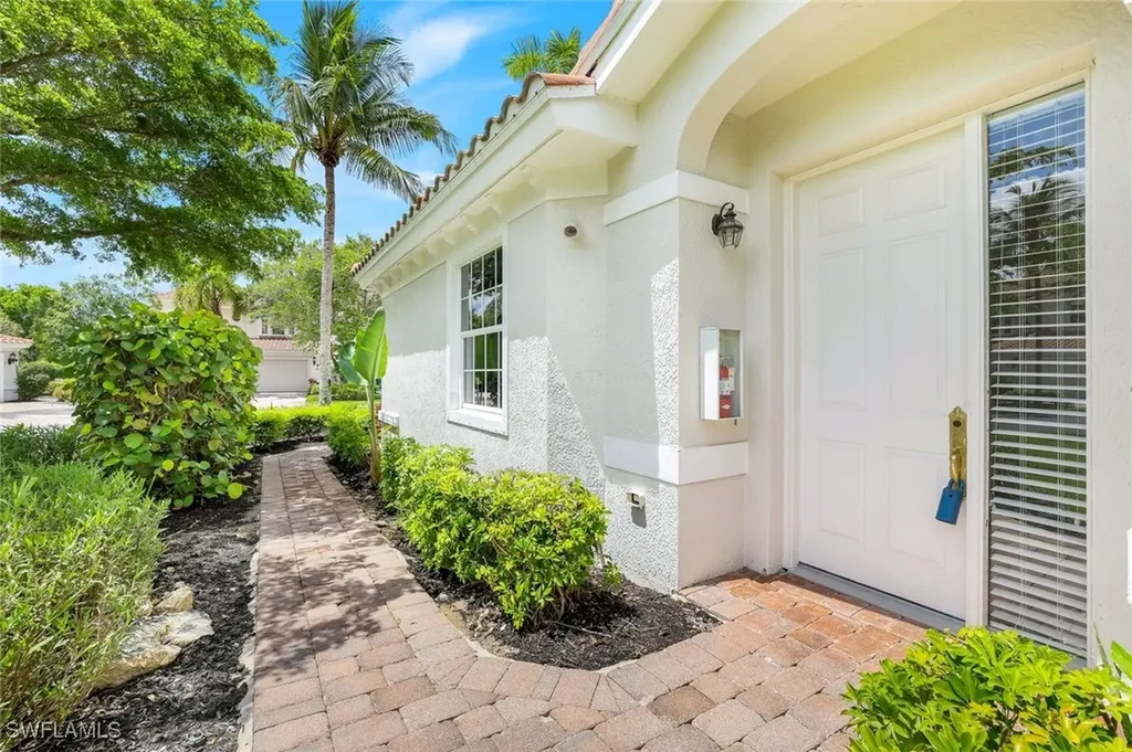 9053 Cascada Way Naples FL 34114