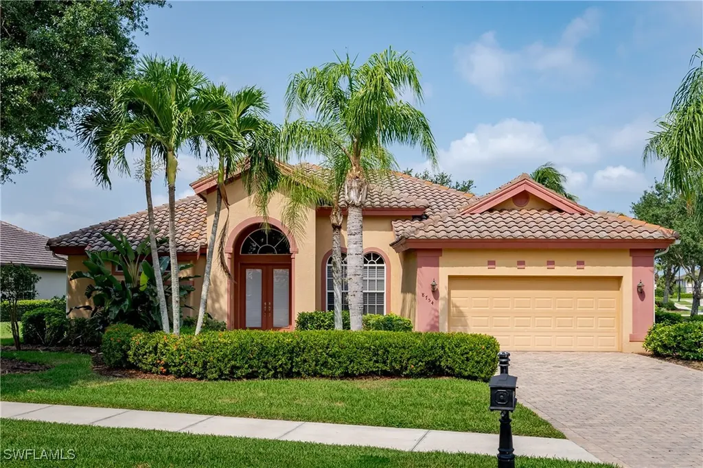 8754 Hideaway Harbor Court Naples FL 34120
