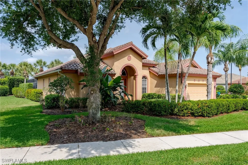 8754 Hideaway Harbor Court Naples FL 34120