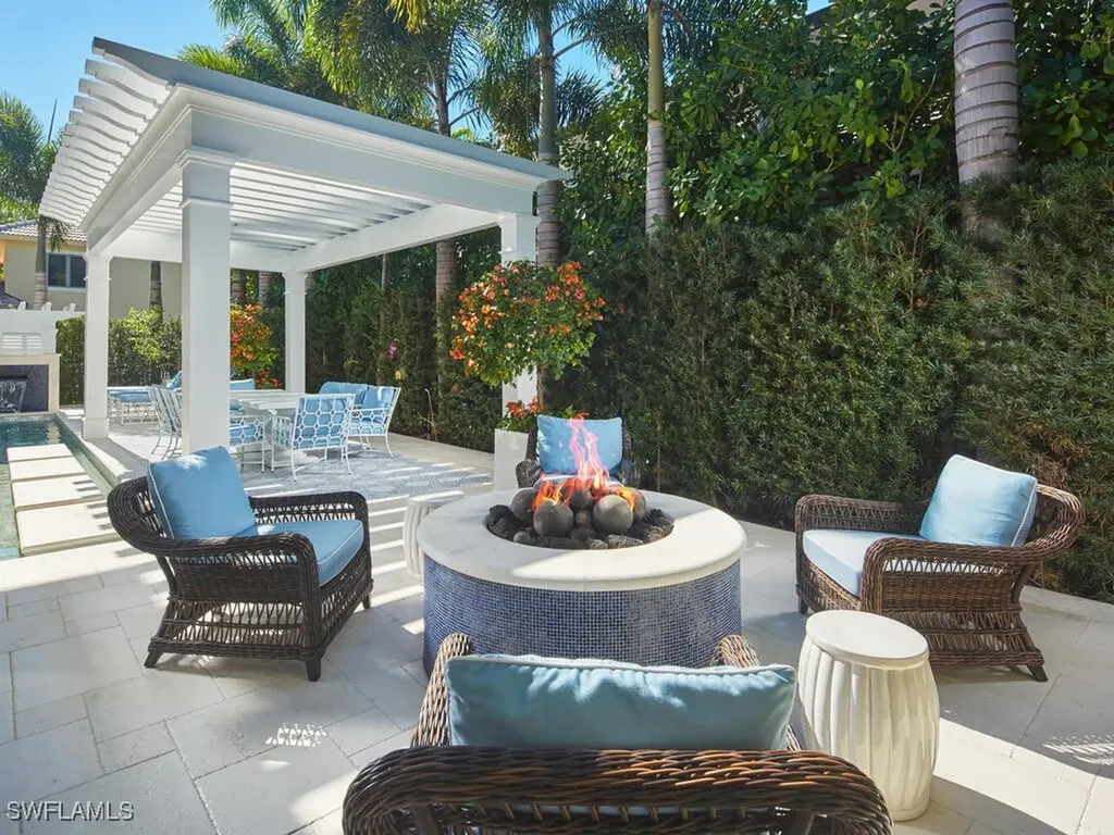 167 4th Street N Naples FL 34102