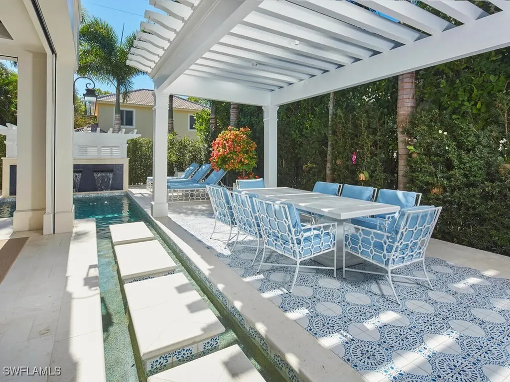167 4th Street N Naples FL 34102