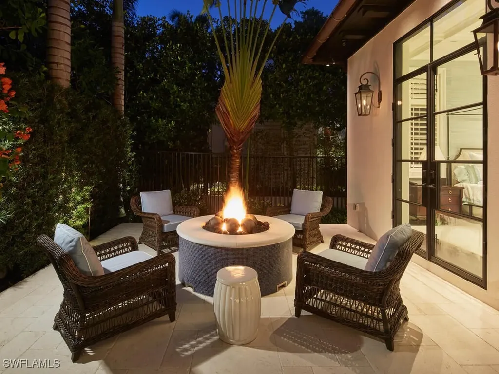167 4th Street N Naples FL 34102
