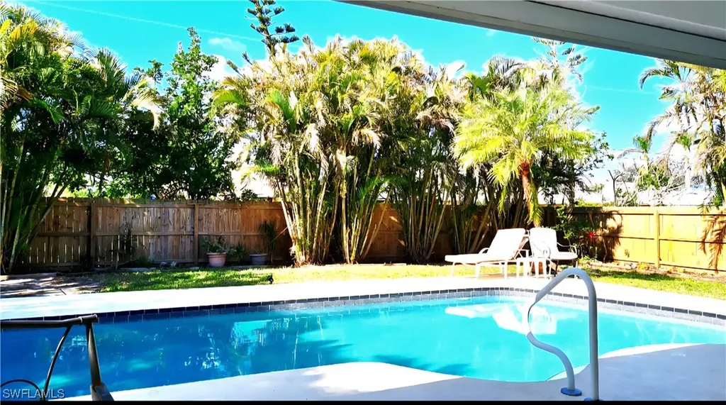 210 NE 9th Place Cape Coral FL 33909