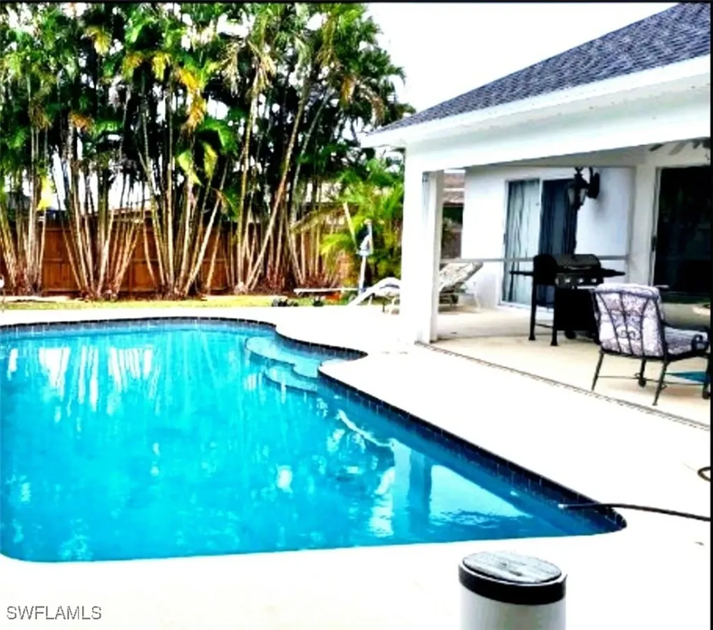 210 NE 9th Place Cape Coral FL 33909