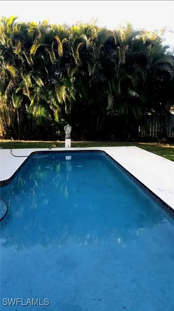 210 NE 9th Place Cape Coral FL 33909