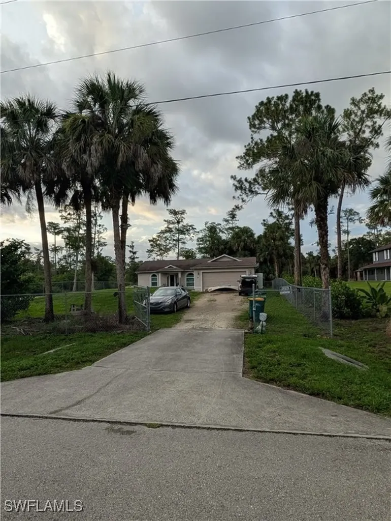 1071 16th Avenue NE Naples FL 34120