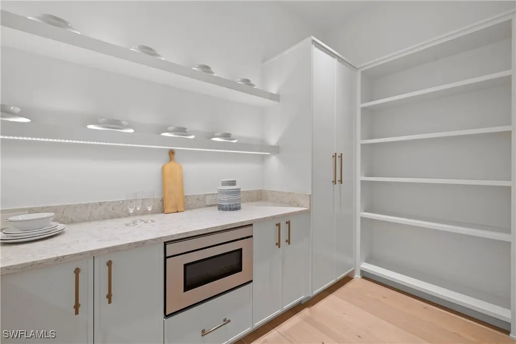 850 10th Street N Naples FL 34102