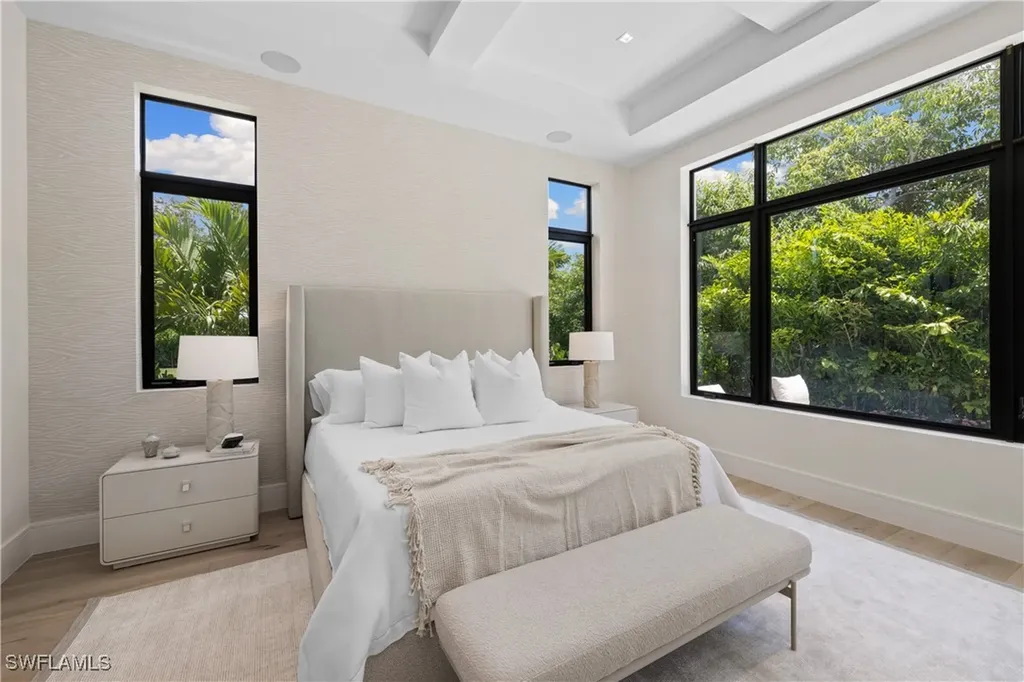 850 10th Street N Naples FL 34102