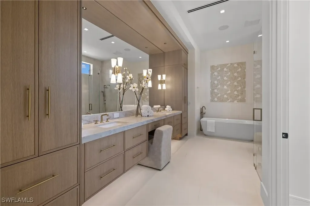 850 10th Street N Naples FL 34102