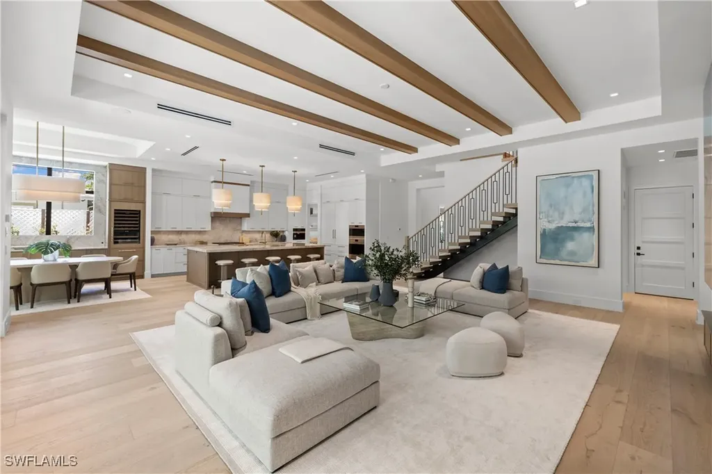 850 10th Street N Naples FL 34102