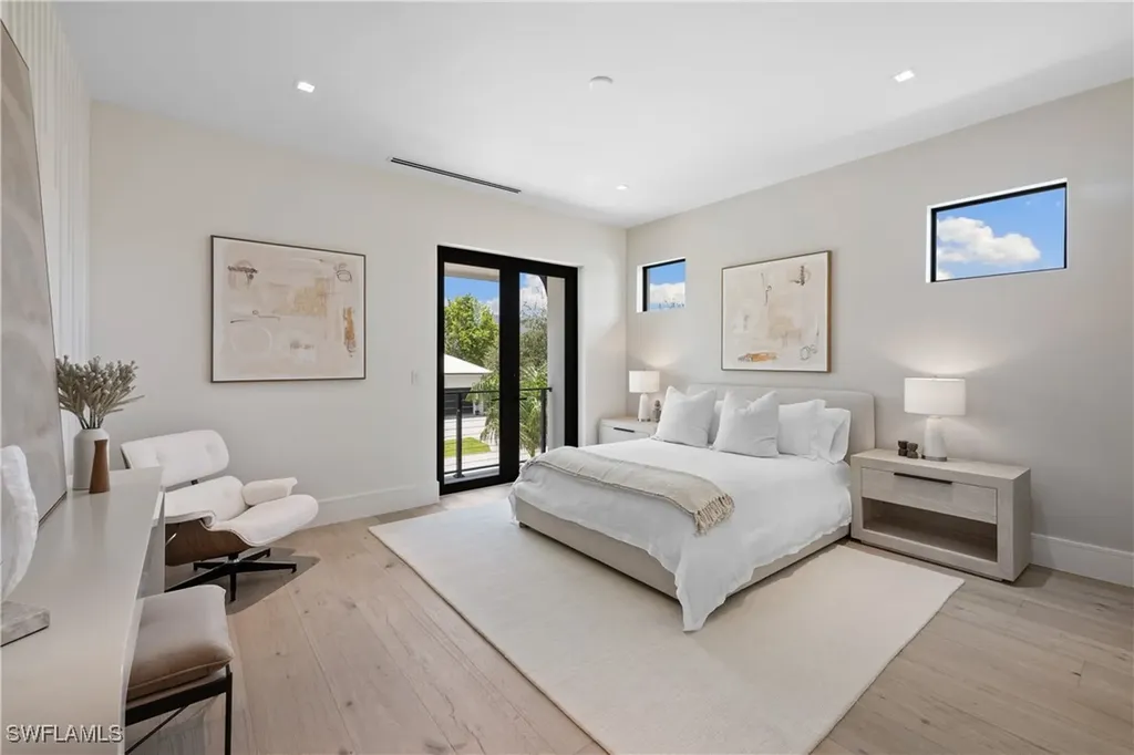 850 10th Street N Naples FL 34102