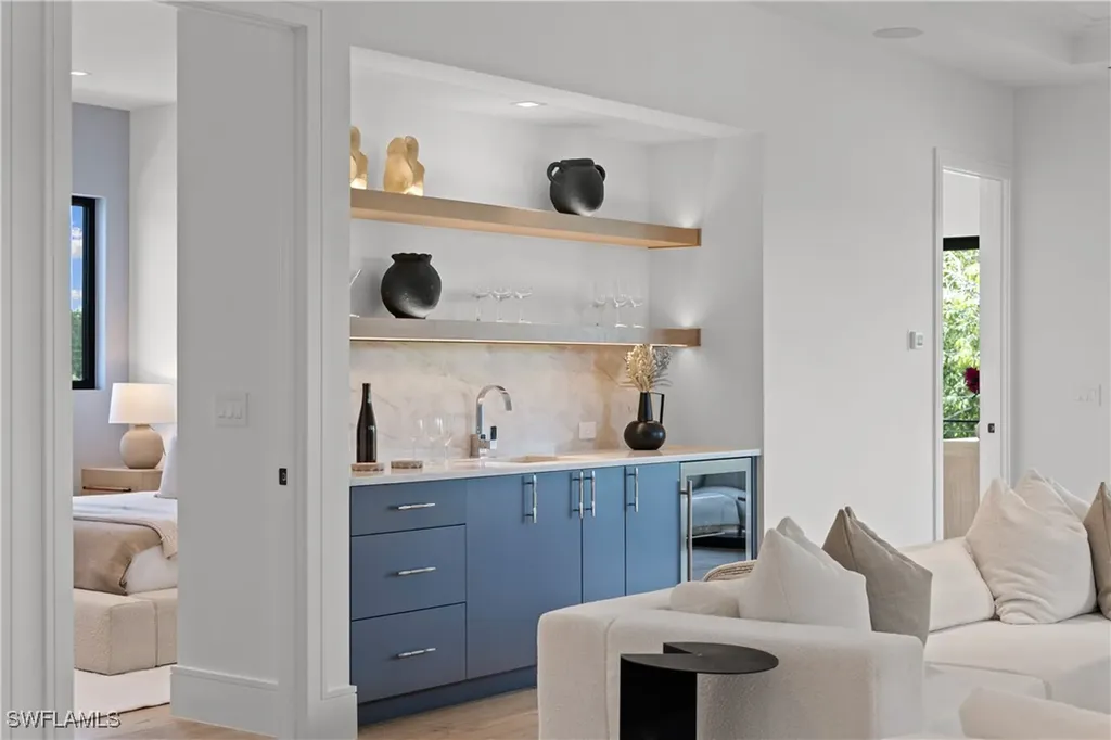 850 10th Street N Naples FL 34102