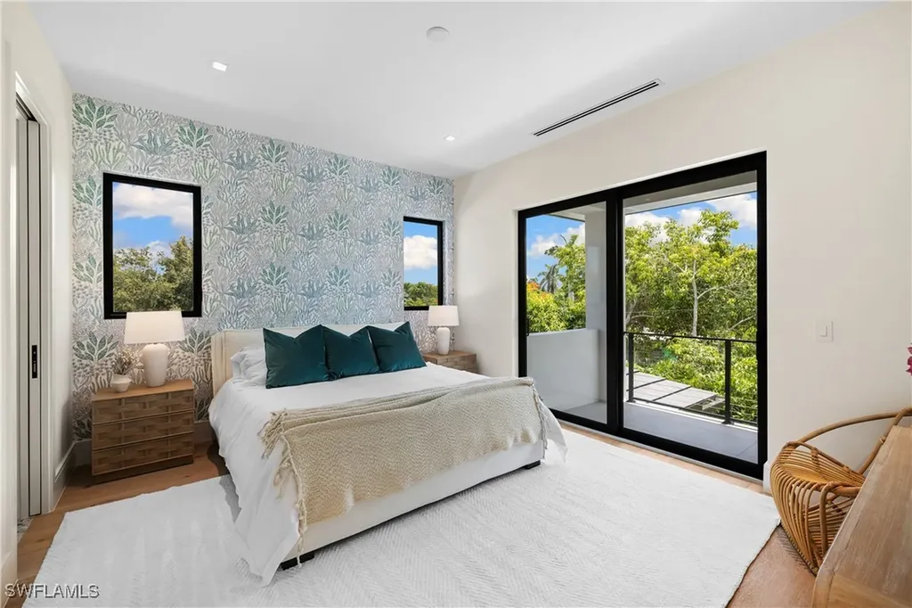 850 10th Street N Naples FL 34102