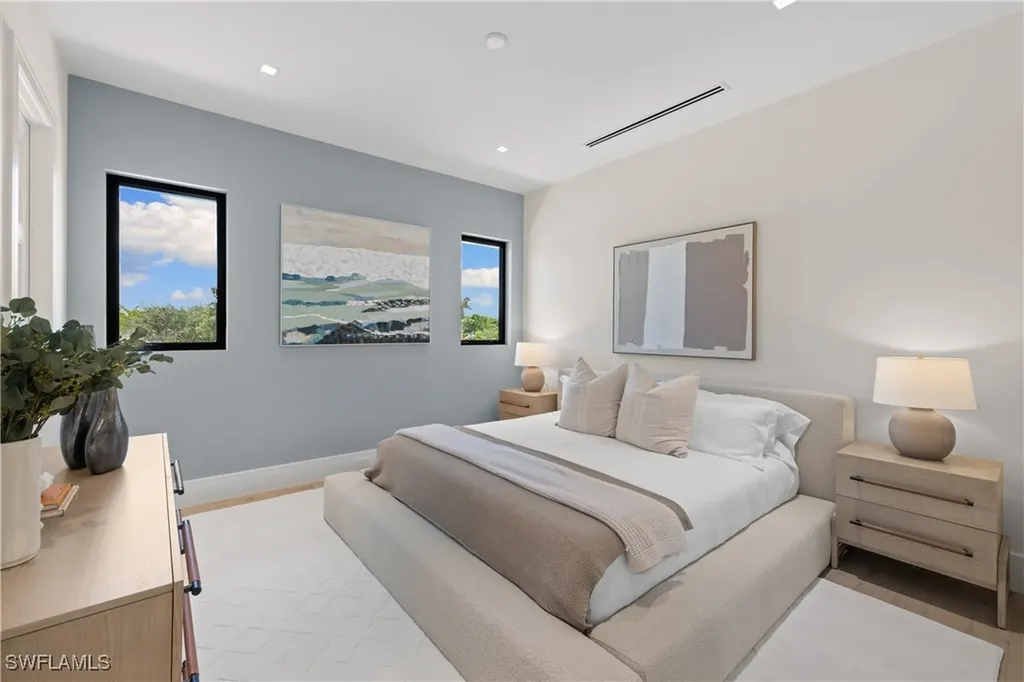 850 10th Street N Naples FL 34102