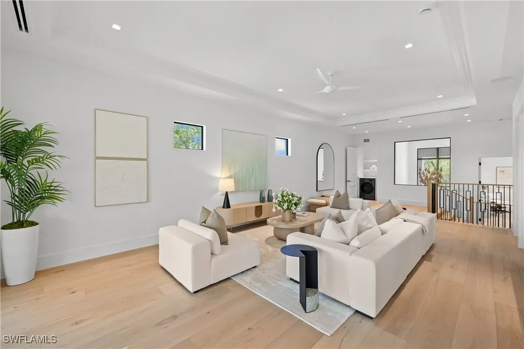 850 10th Street N Naples FL 34102