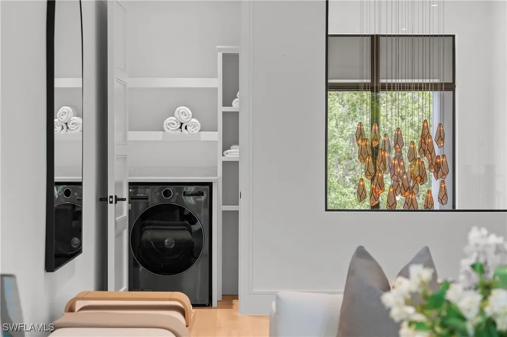 850 10th Street N Naples FL 34102