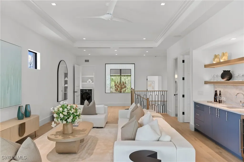 850 10th Street N Naples FL 34102