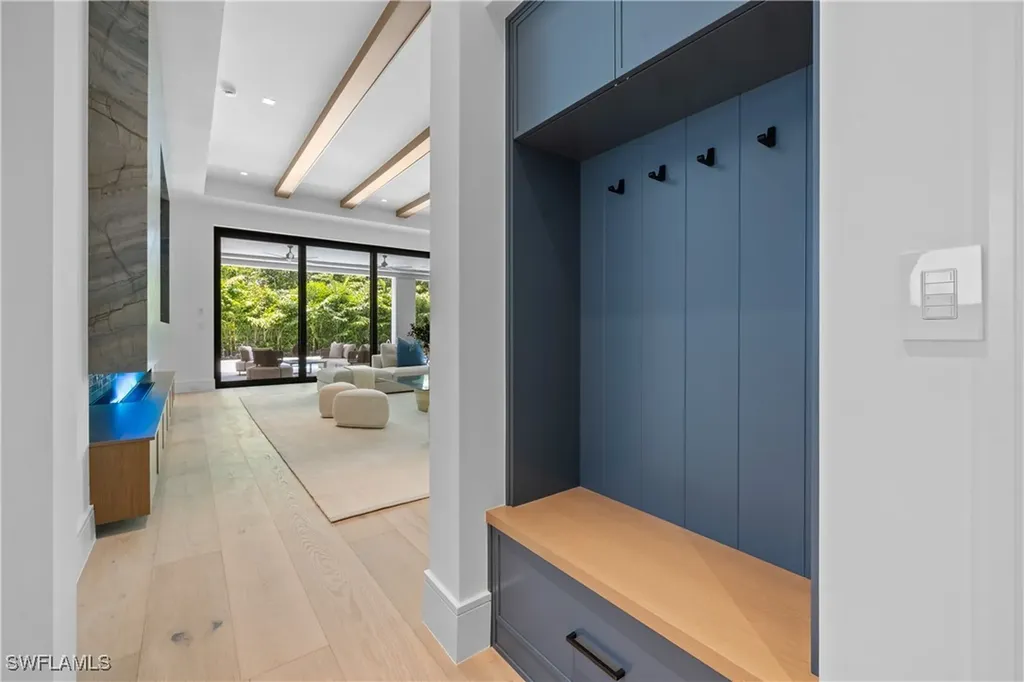 850 10th Street N Naples FL 34102