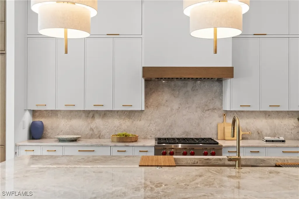 850 10th Street N Naples FL 34102