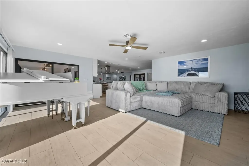 3403 SE 22nd Place Cape Coral FL 33904