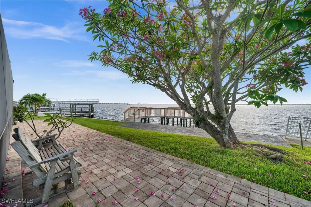 3403 SE 22nd Place Cape Coral FL 33904