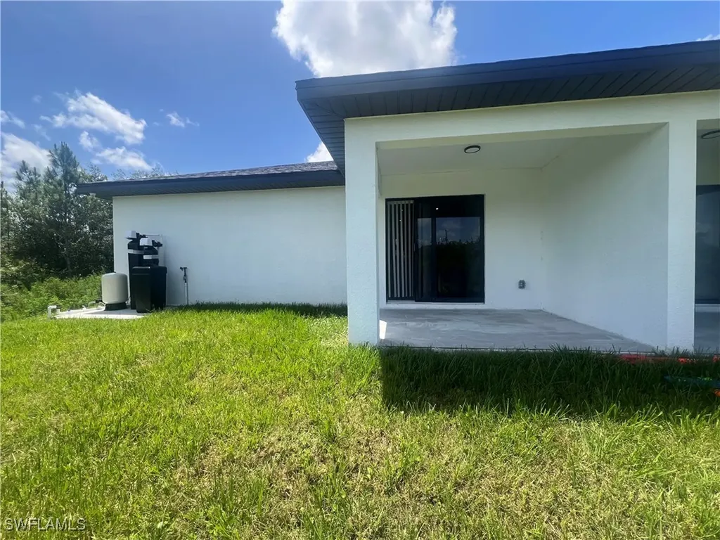 2403 Dogwood Avenue N Lehigh Acres FL 33971