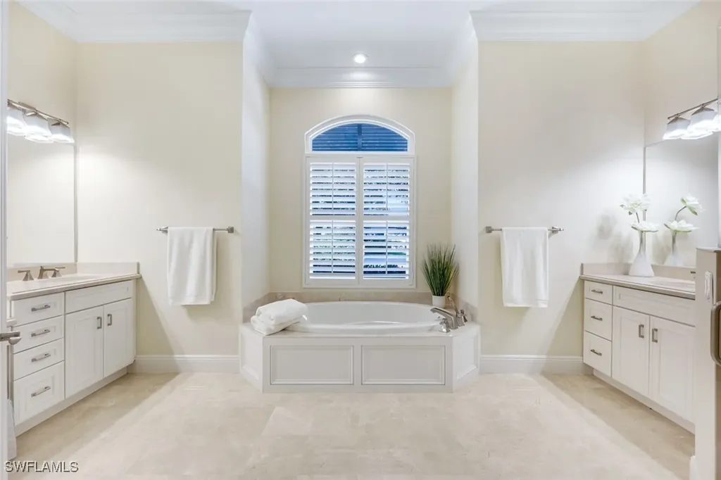 6632 Glen Arbor Way Naples FL 34119