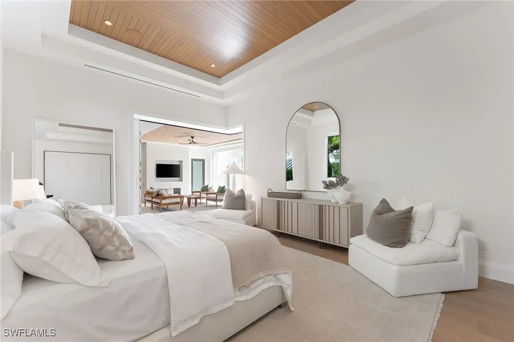 581 14th Avenue S Naples FL 34102