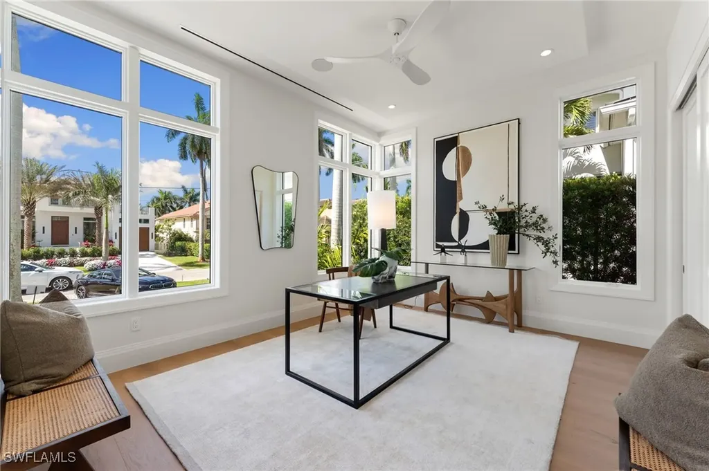 581 14th Avenue S Naples FL 34102