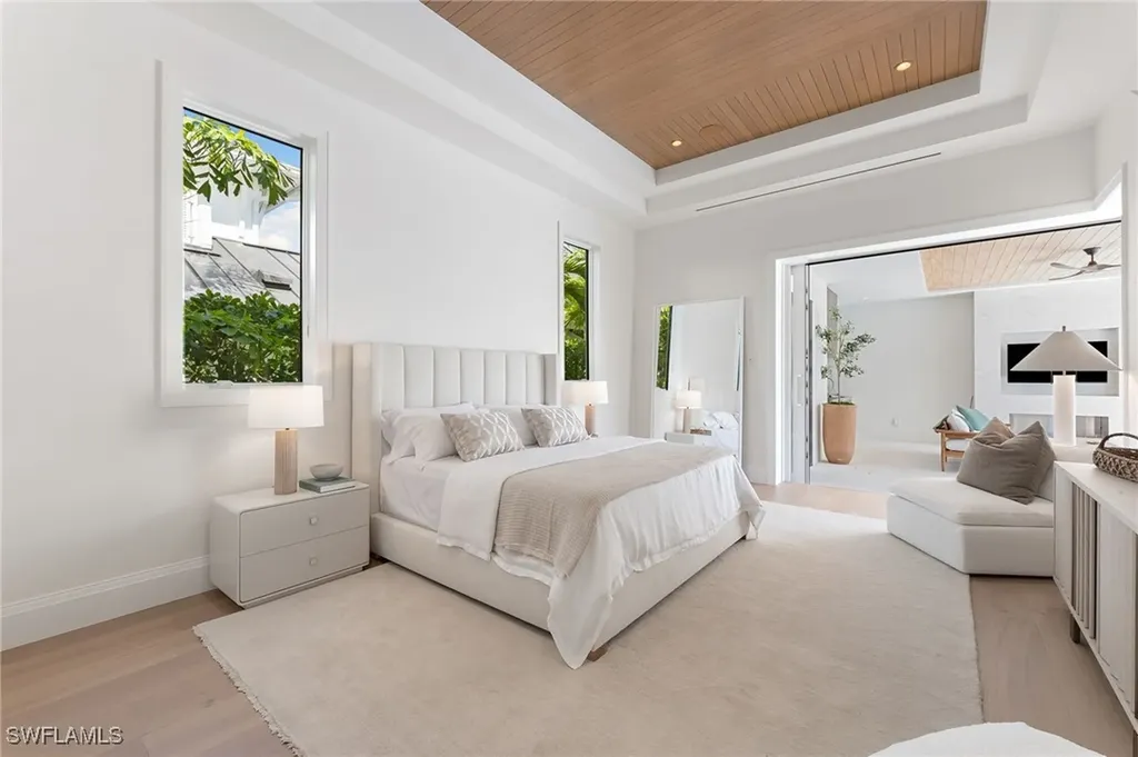 581 14th Avenue S Naples FL 34102
