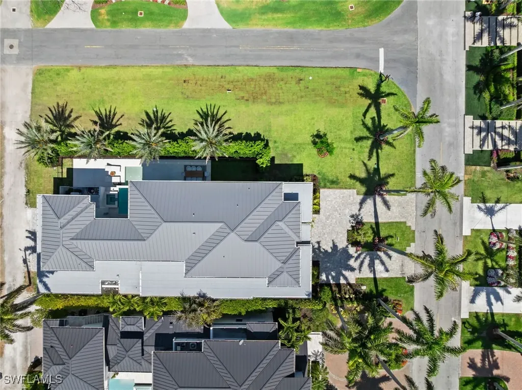 581 14th Avenue S Naples FL 34102