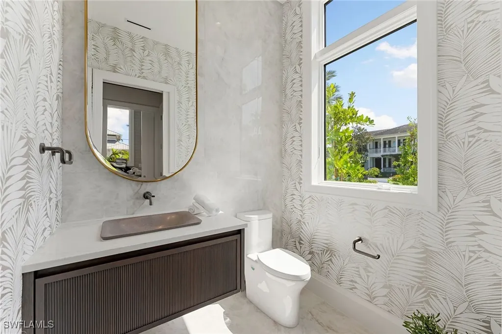 581 14th Avenue S Naples FL 34102