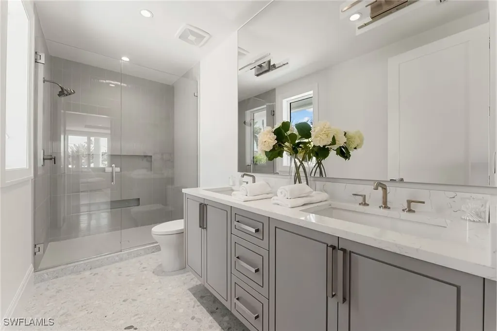581 14th Avenue S Naples FL 34102