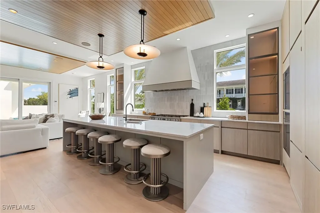 581 14th Avenue S Naples FL 34102