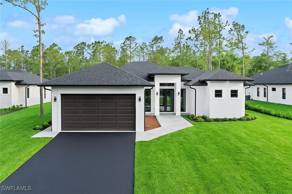 3324 27th Avenue NE Naples FL 34120