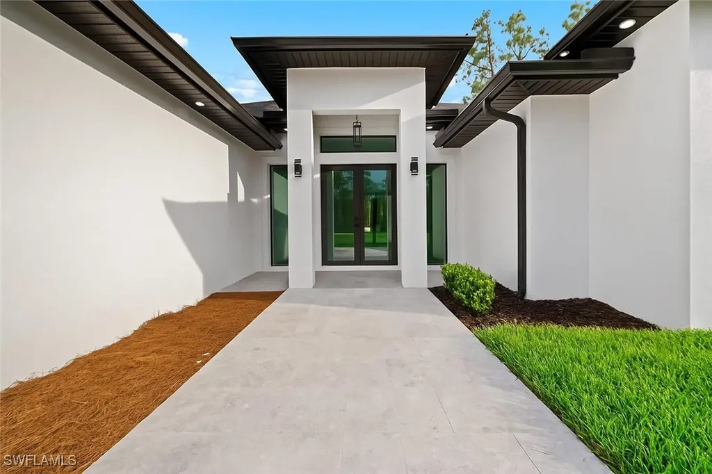 3324 27th Avenue NE Naples FL 34120