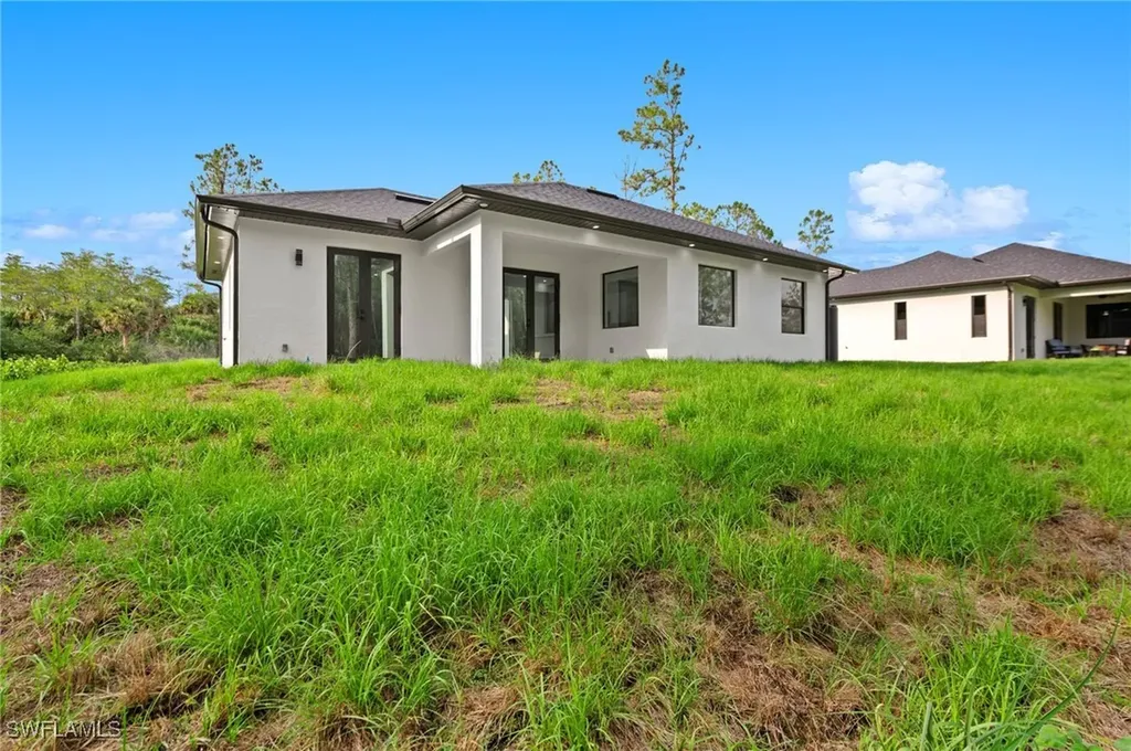 3324 27th Avenue NE Naples FL 34120