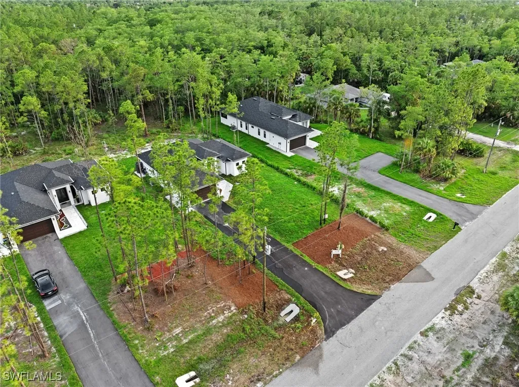 3324 27th Avenue NE Naples FL 34120