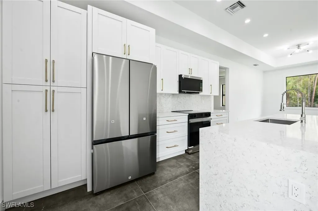 3324 27th Avenue NE Naples FL 34120