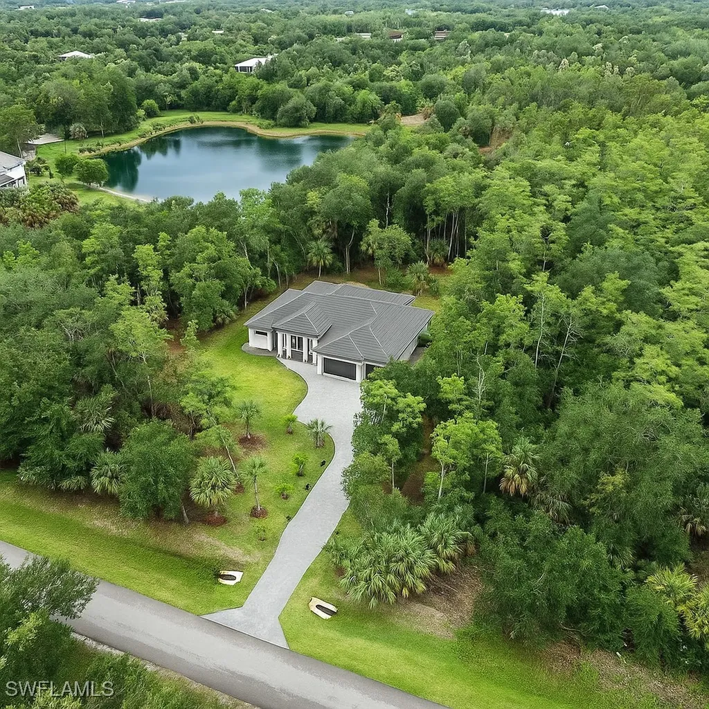 209 35th Avenue NW Naples FL 34120