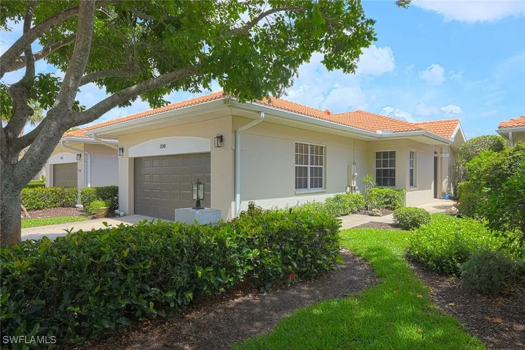 2041 Crestview Way Naples FL 34119