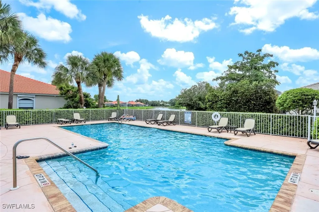 2041 Crestview Way Naples FL 34119