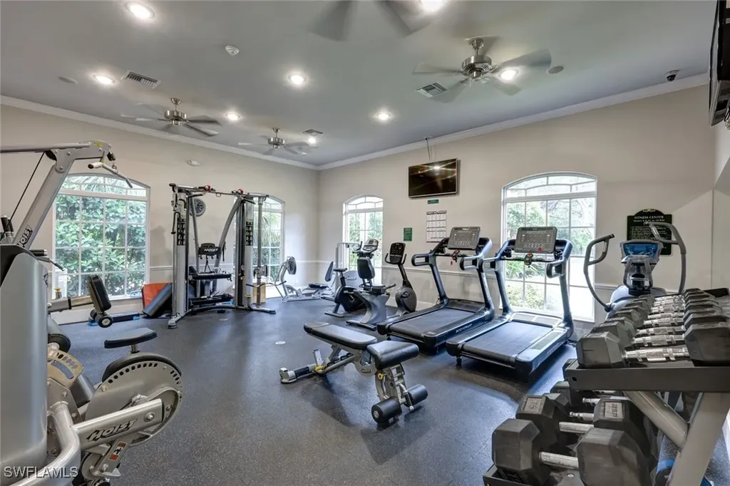 2041 Crestview Way Naples FL 34119