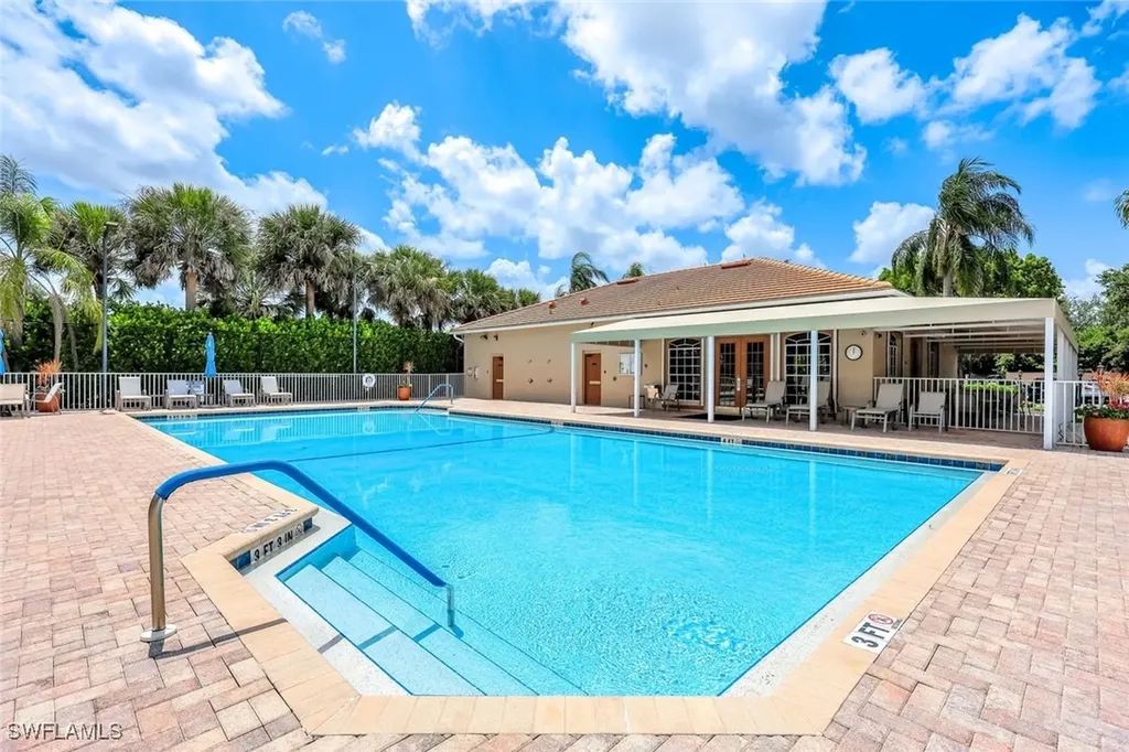 2041 Crestview Way Naples FL 34119
