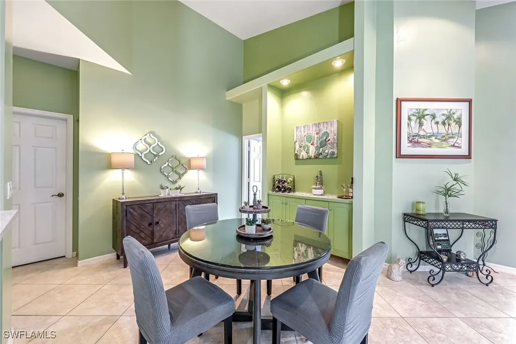 2041 Crestview Way Naples FL 34119