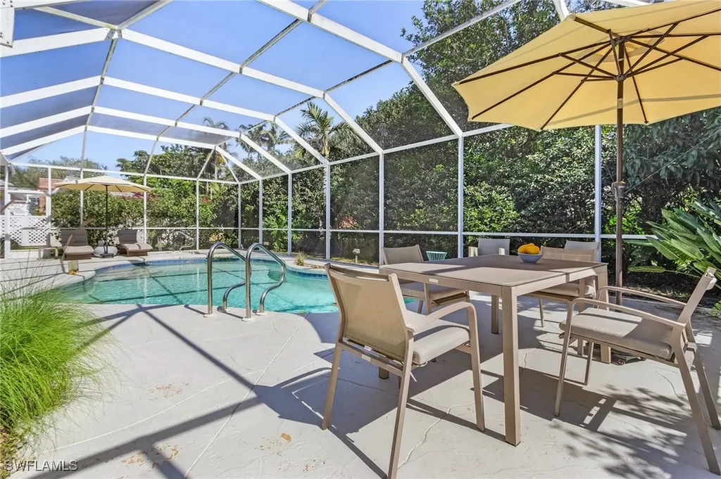 258 Monterey Drive Naples FL 34119