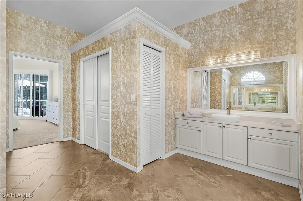 258 Monterey Drive Naples FL 34119