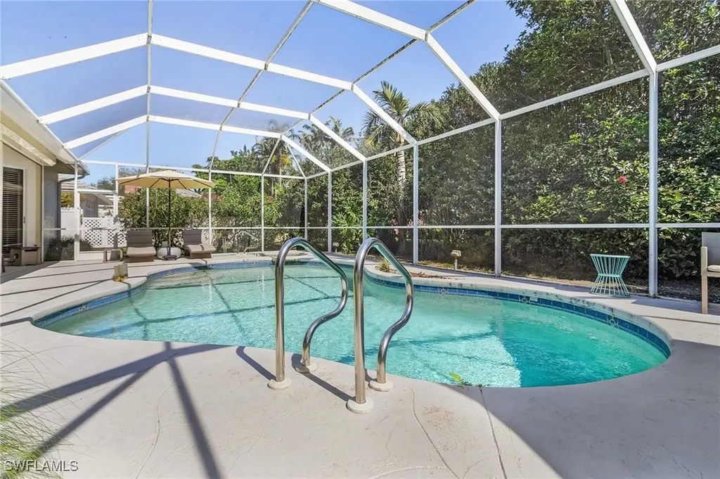 258 Monterey Drive Naples FL 34119