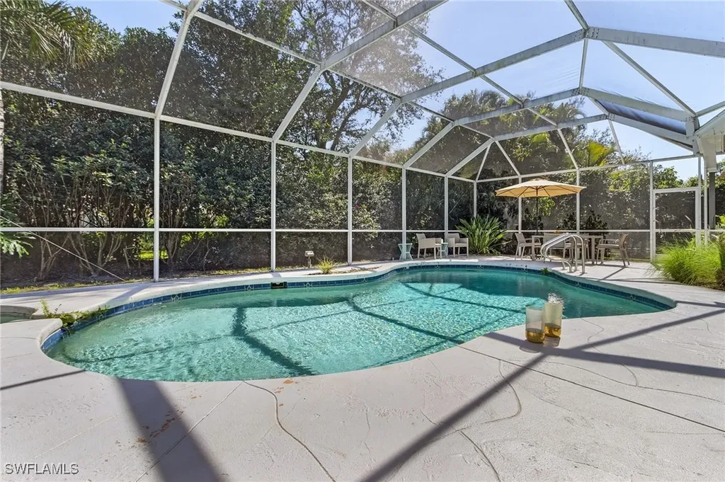 258 Monterey Drive Naples FL 34119